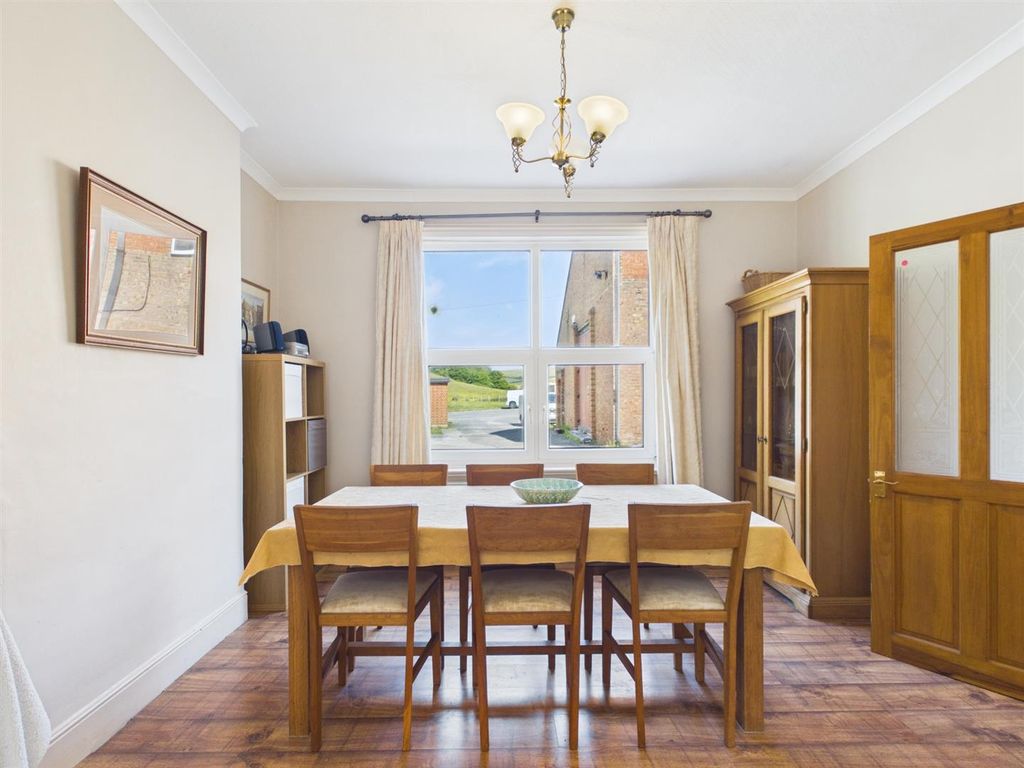 Property photo 3 of 21 Dining Room.Jpg