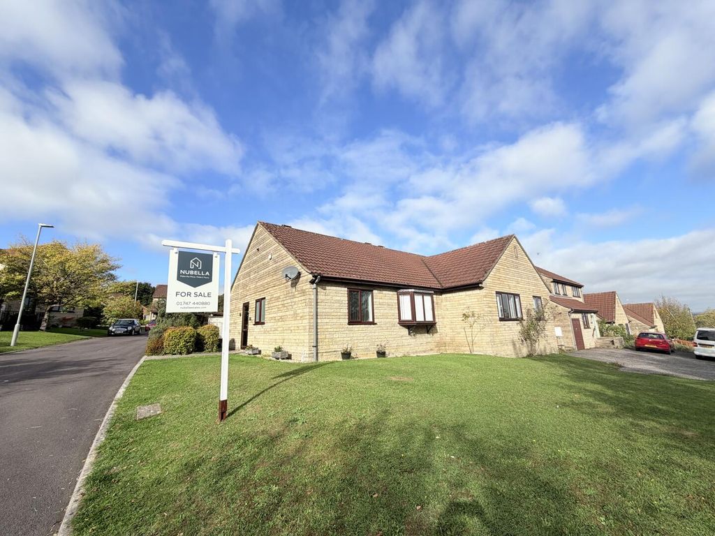 Property photo 1 of 10 Front (Exterior)