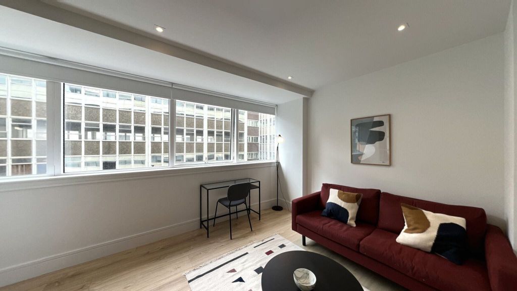 Property photo 1 of 14 Living Room