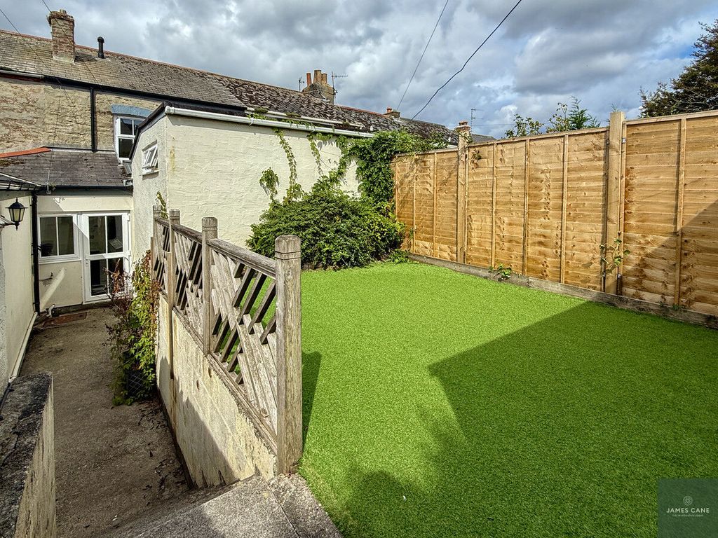 Property photo 3 of 10