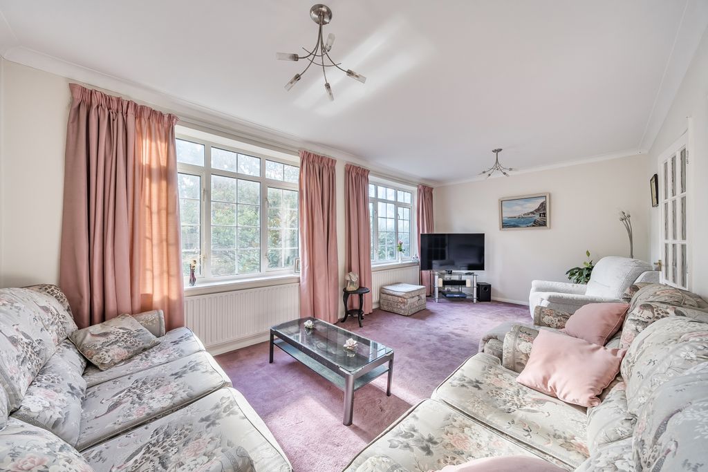 Property photo 3 of 13 1353229-12-68c2E76F71973