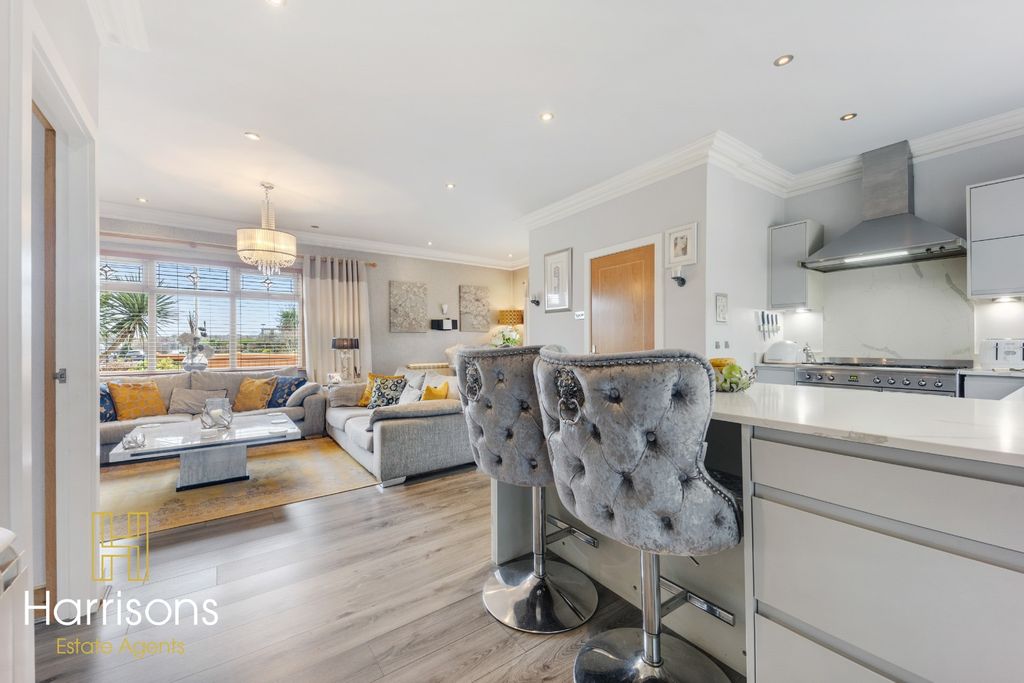 Property photo 3 of 40 42175110