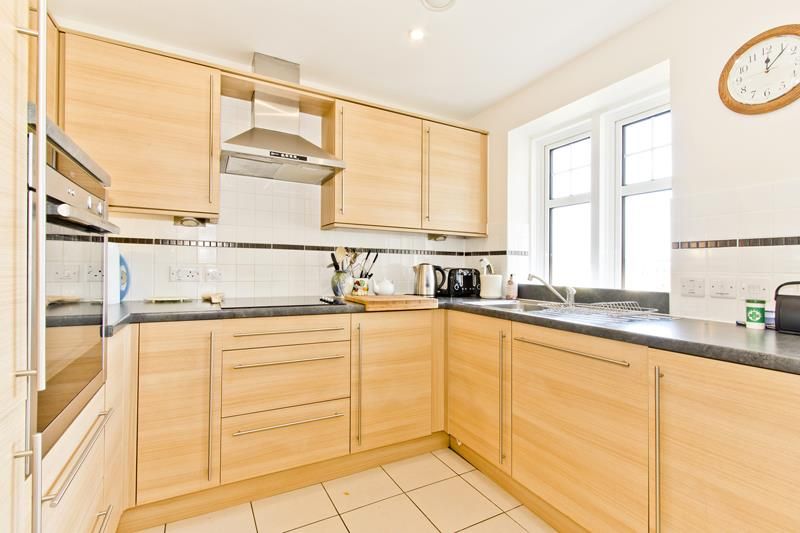 Property photo 3 of 22 Kitchen