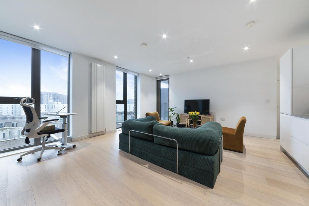 Property photo 2 of 12