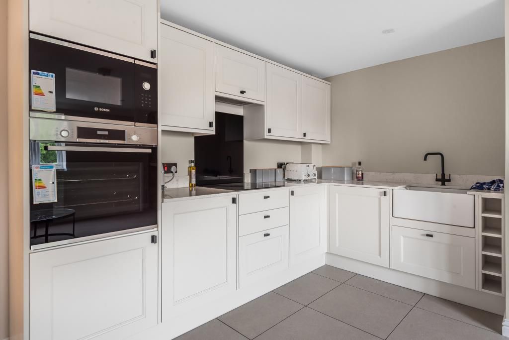 Property photo 2 of 7 Kitchen