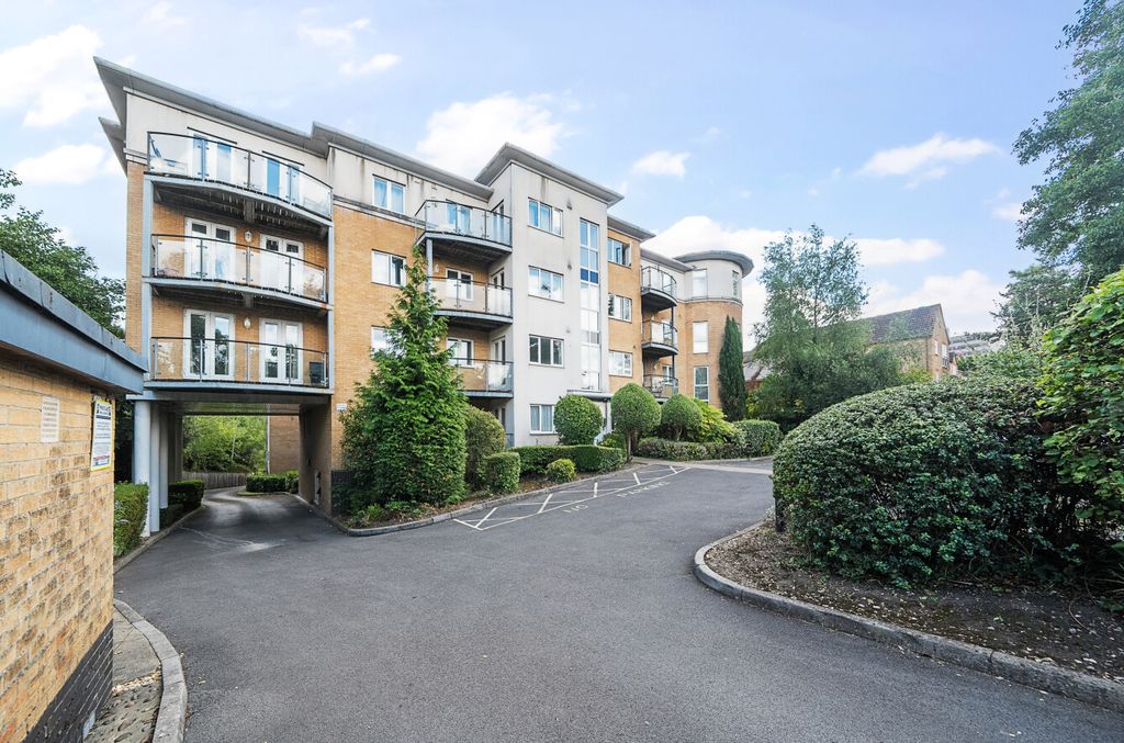 Property photo 1 of 12 1326396-19-687E54...