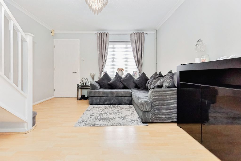 Property photo 3 of 12