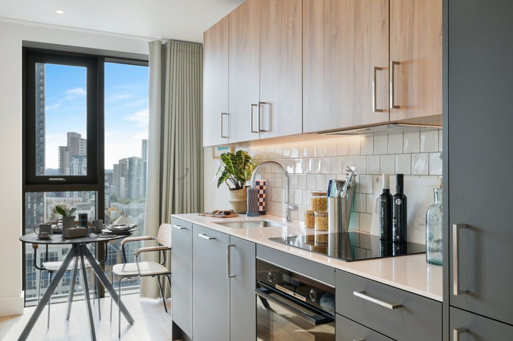 Property photo 3 of 18