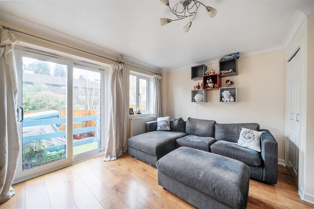 Property photo 3 of 12 Living / Dining Room