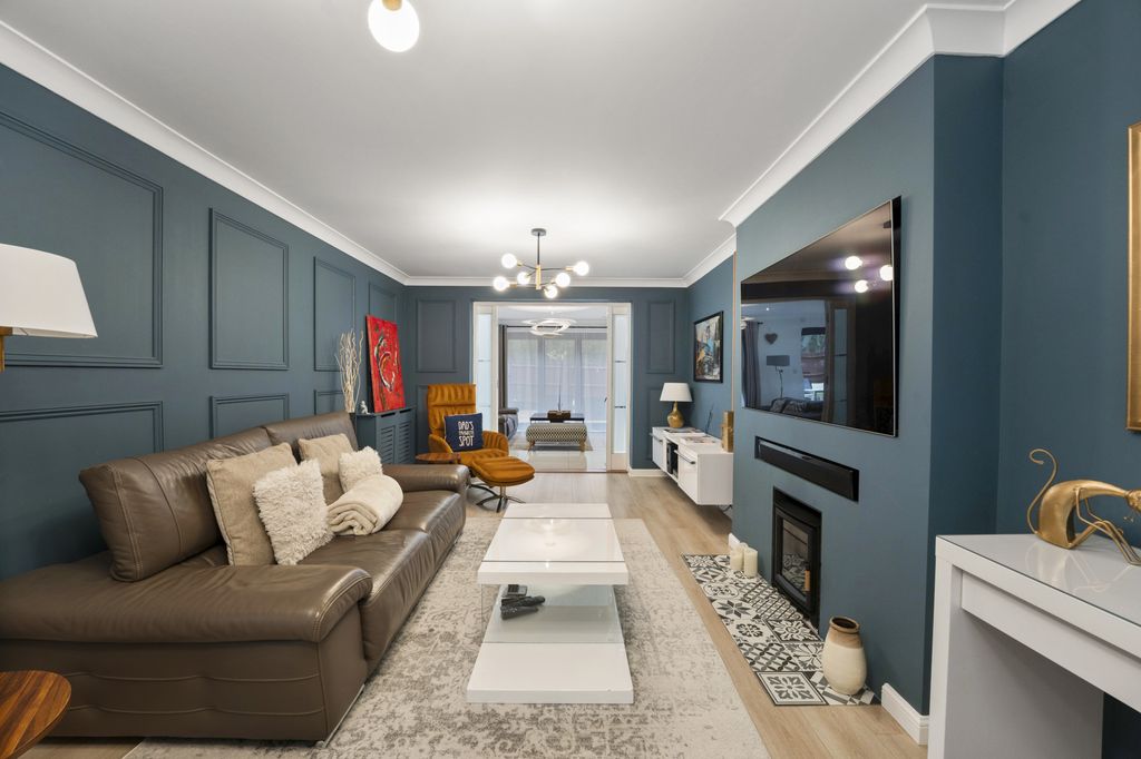 Property photo 2 of 24