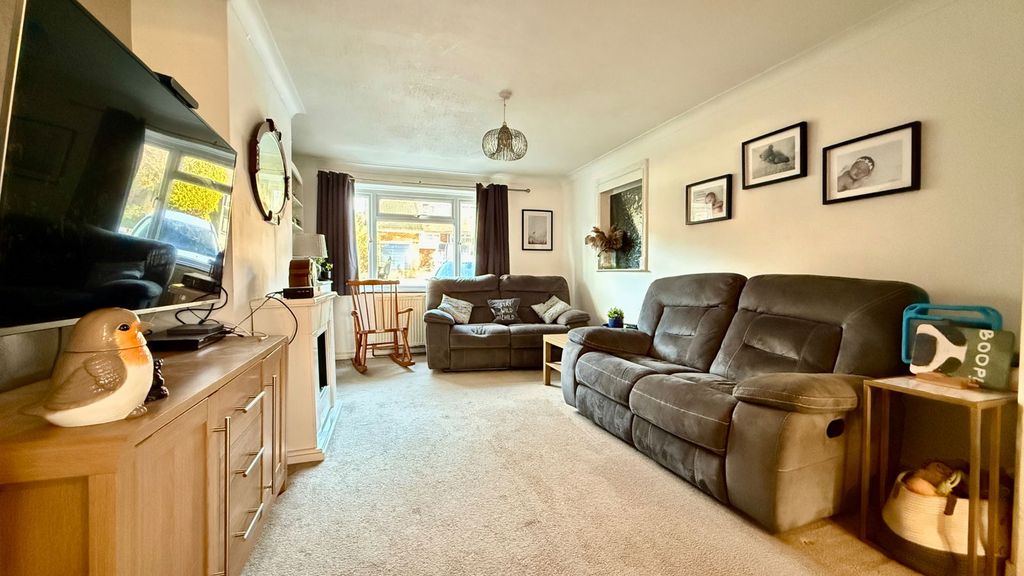 Property photo 3 of 13