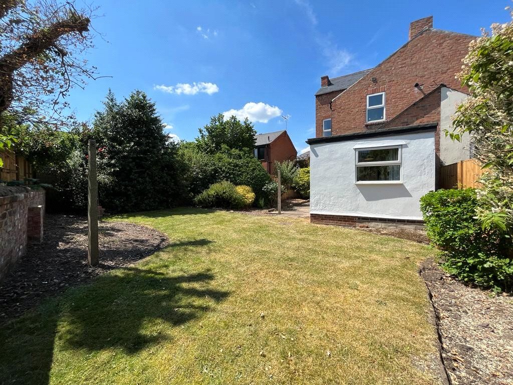 Property photo 2 of 17 Picture No. 24