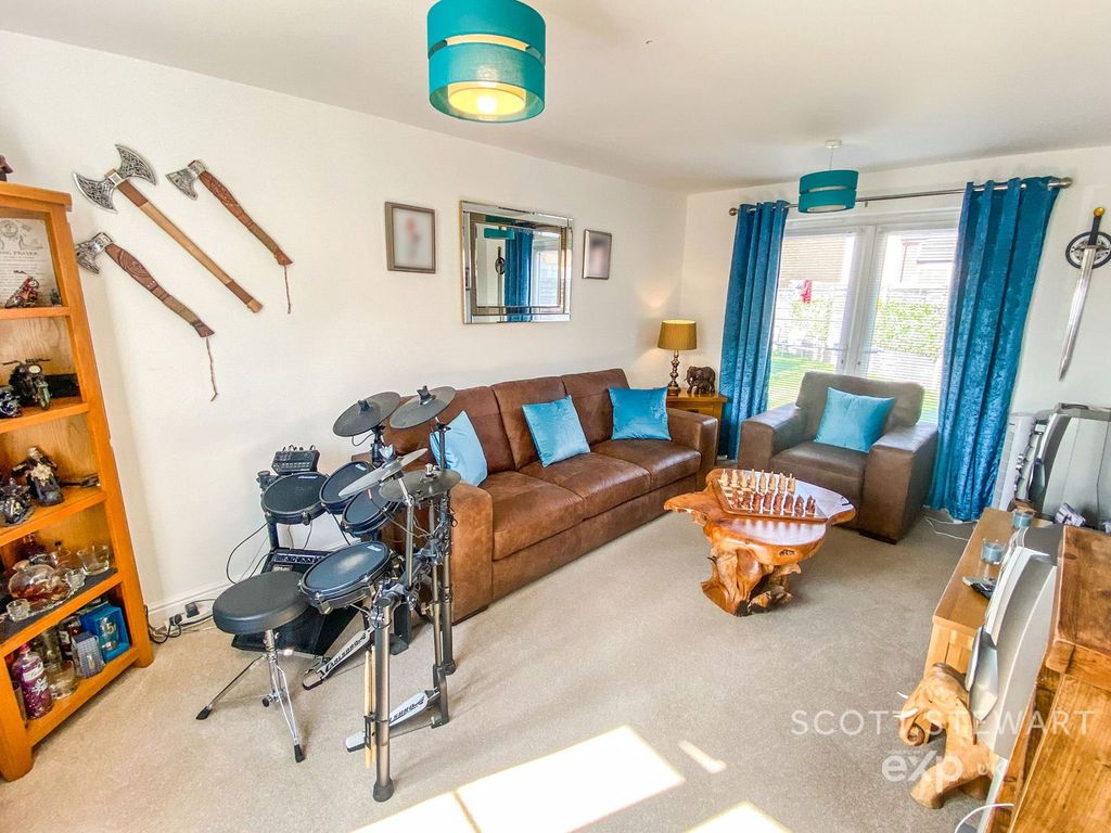 Property photo 3 of 12