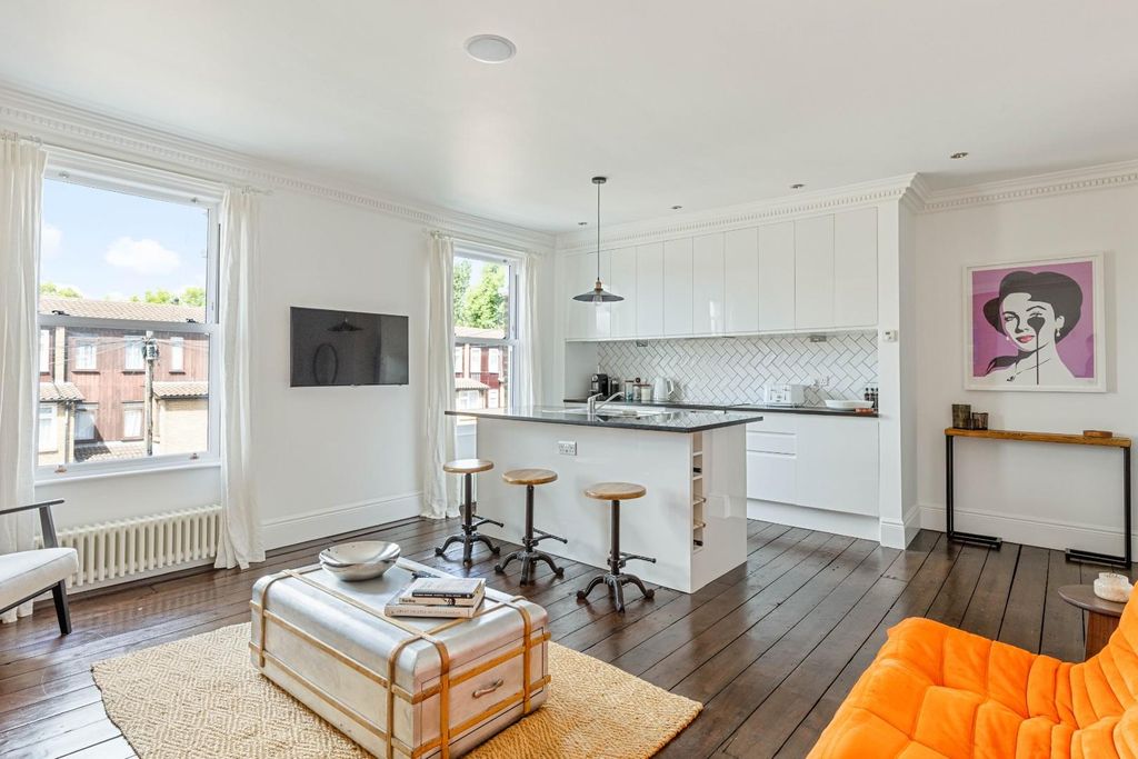 Property photo 3 of 13 3B Venner Road, Se26 - 8.Jpg