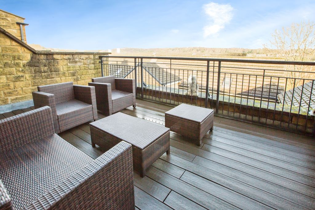 Property photo 3 of 20 Balcony