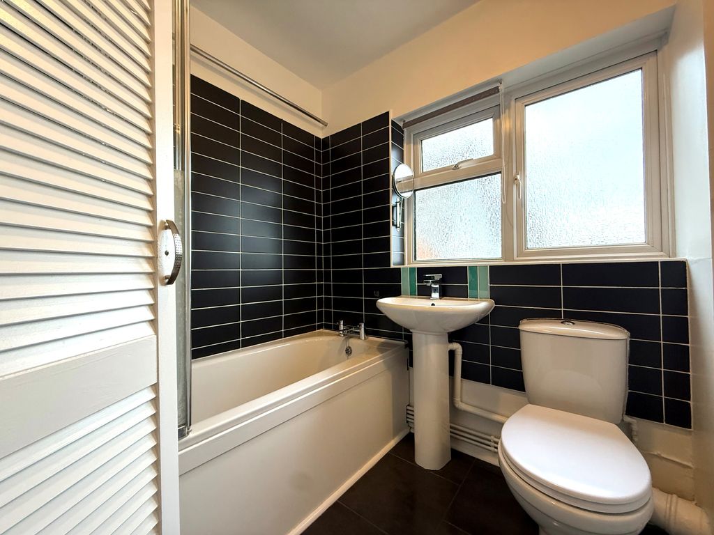 Property photo 3 of 14 27