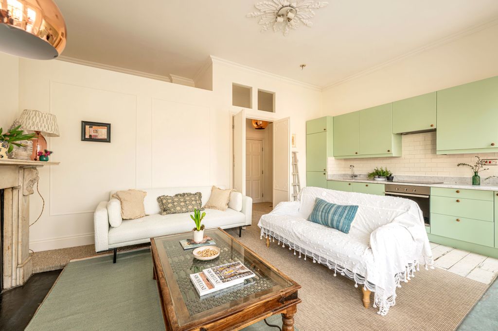 Property photo 2 of 22 Picture No. 29