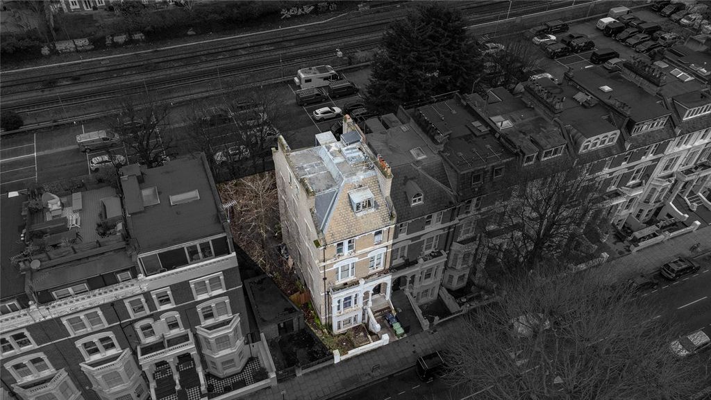 Property photo 2 of 10 Picture No. 17