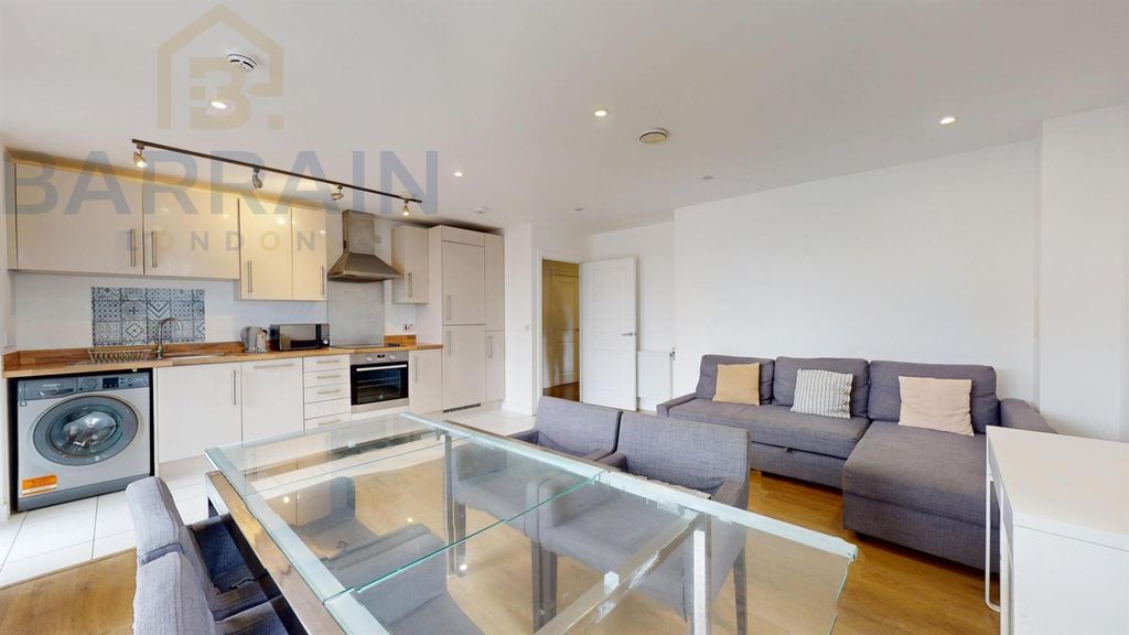 Property photo 3 of 15 3 Bedrooms Property To Rent In E14 - Barrain London