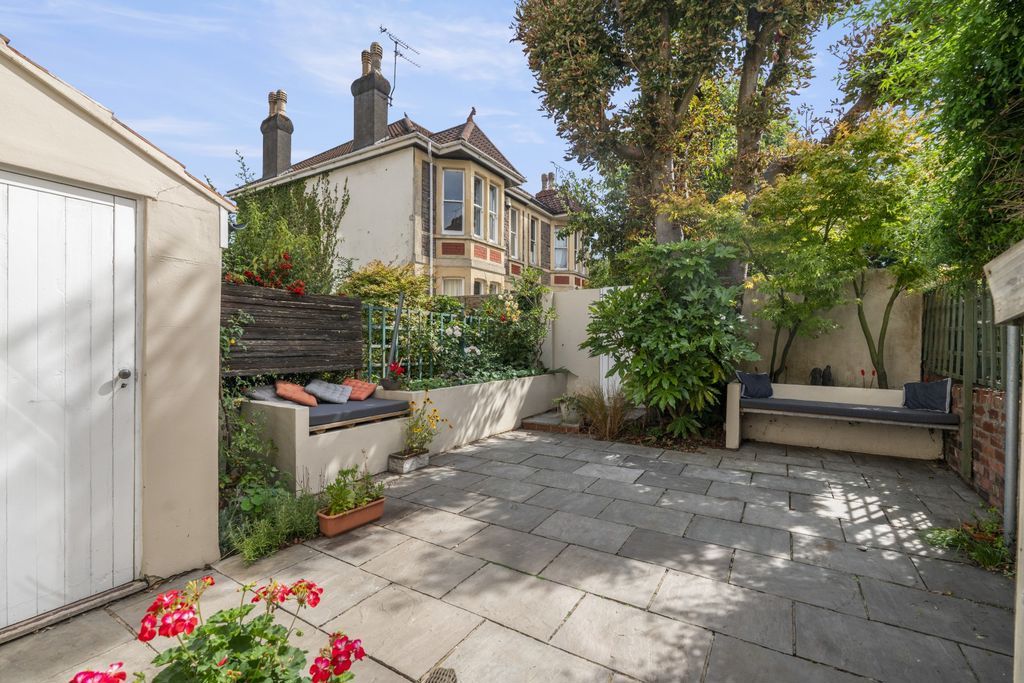 Property photo 2 of 14 Garden