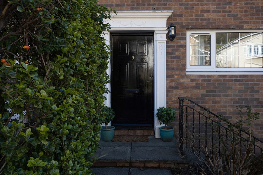 Property photo 2 of 51