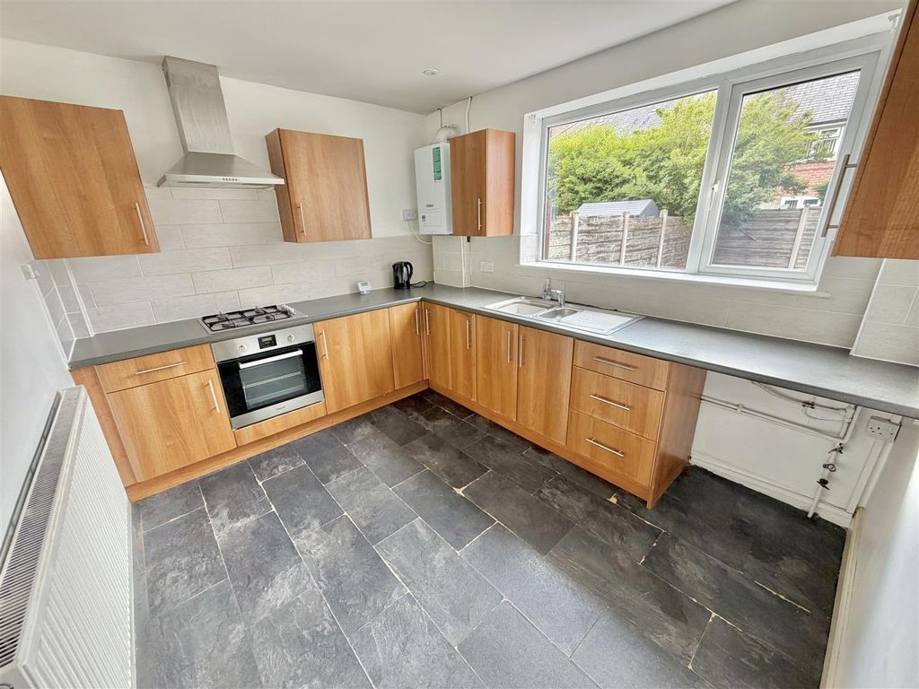 Property photo 3 of 20 Dining Kitchen