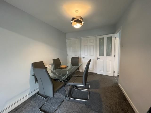 Property photo 3 of 10 Dining Area