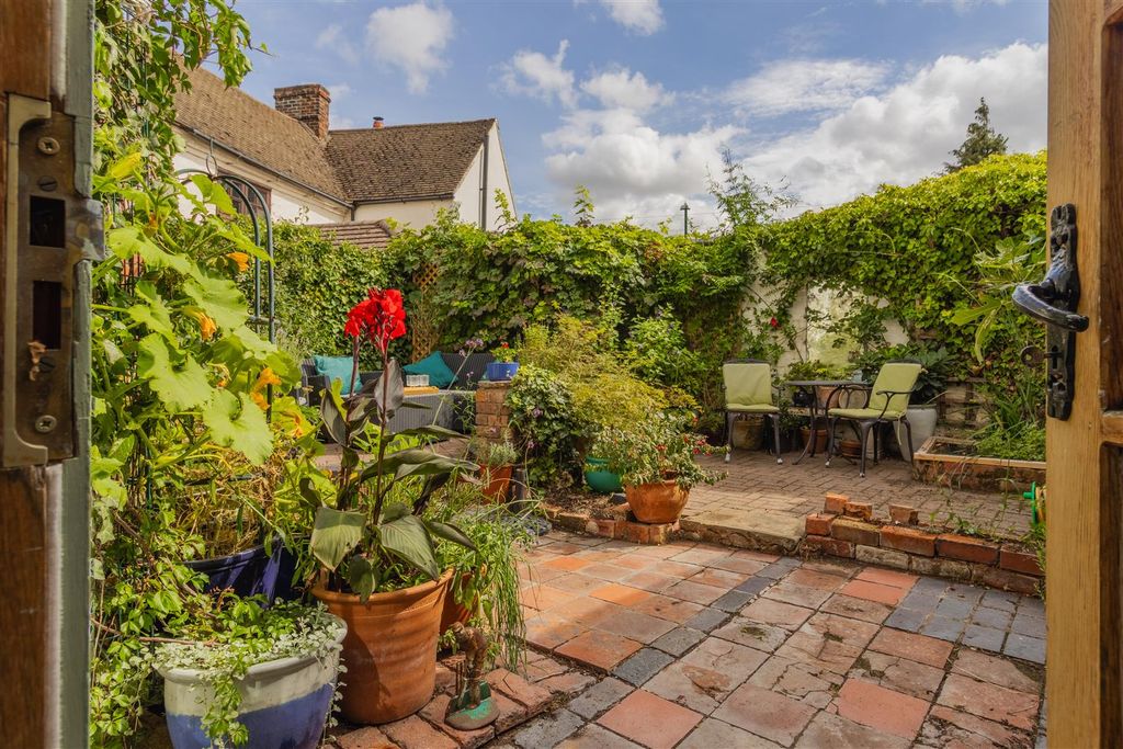 Property photo 3 of 43 Courtyard Garden