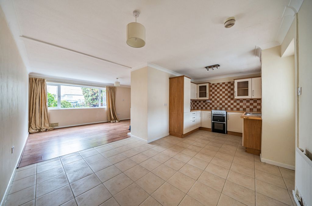 Property photo 2 of 15 Dining &amp; Kitchen