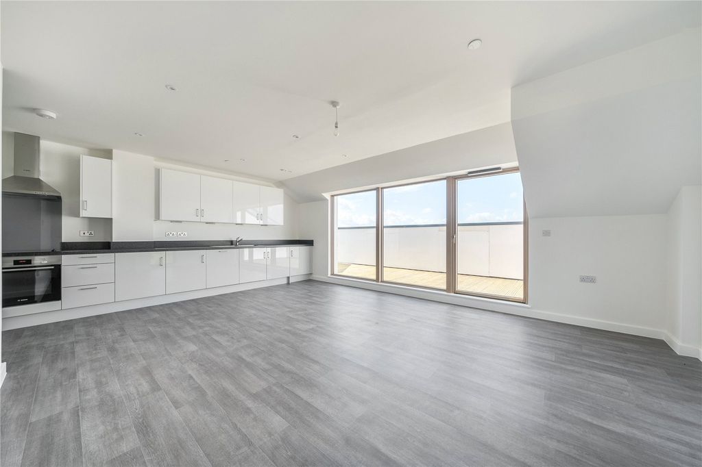 Property photo 2 of 20 Reception Room