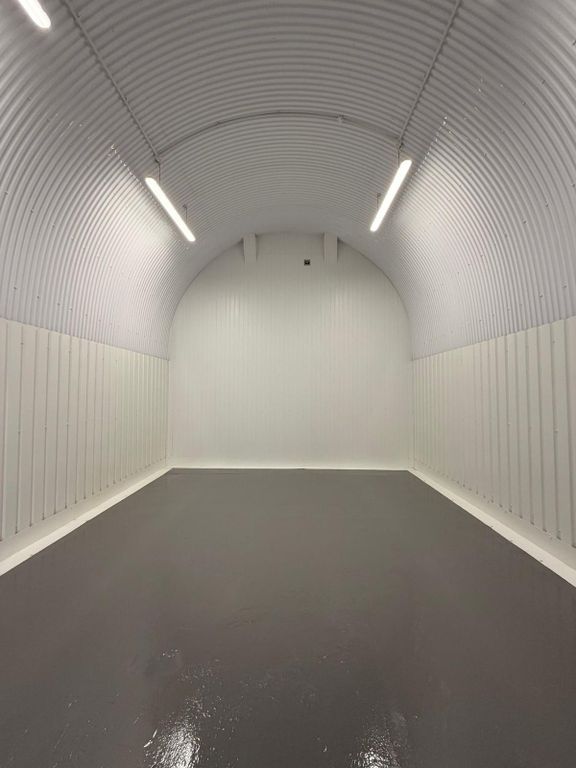 Property photo 3 of 3 The Front Of An Arch.