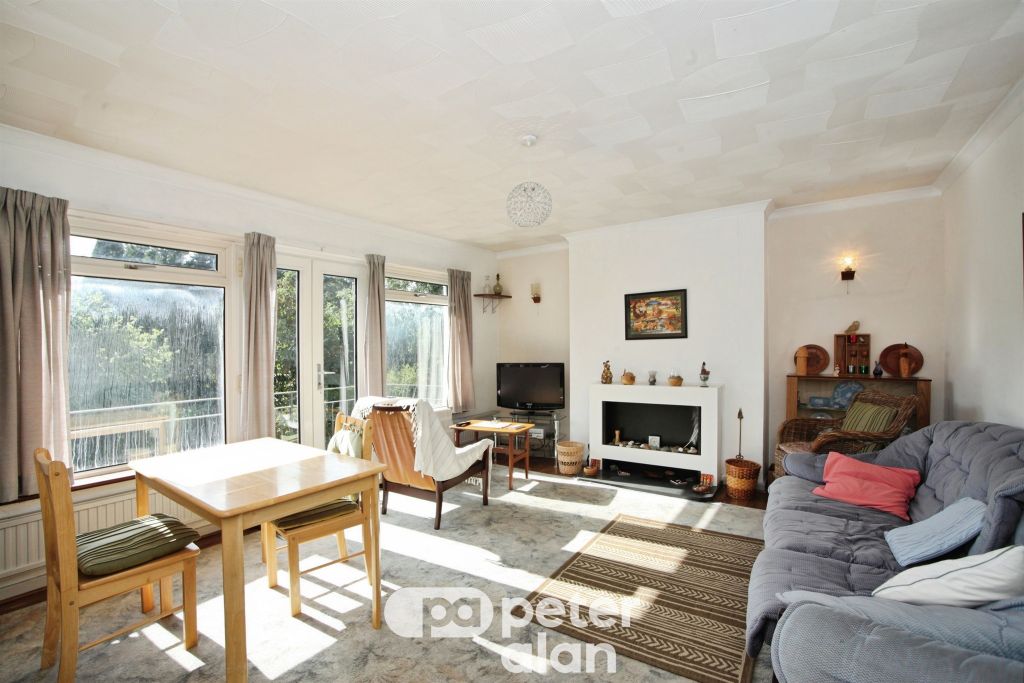 Property photo 3 of 27