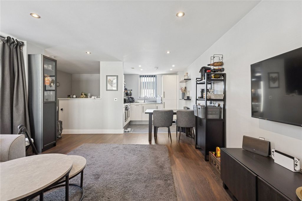 Property photo 2 of 10 Living Area