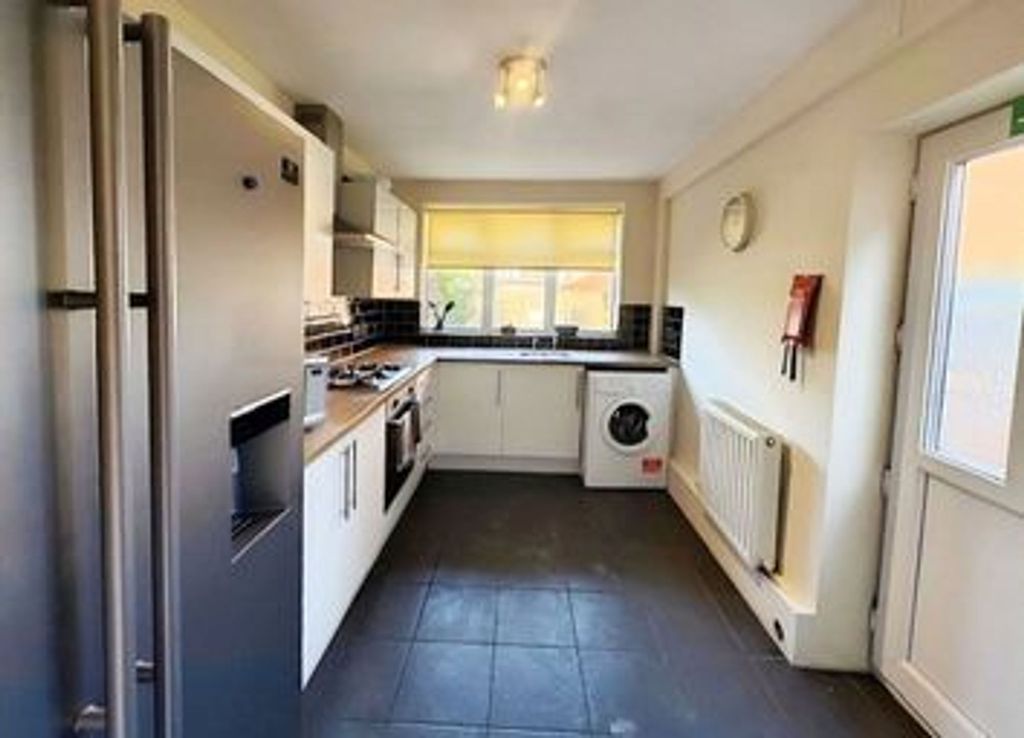 Property photo 2 of 6 Communal Kitchen