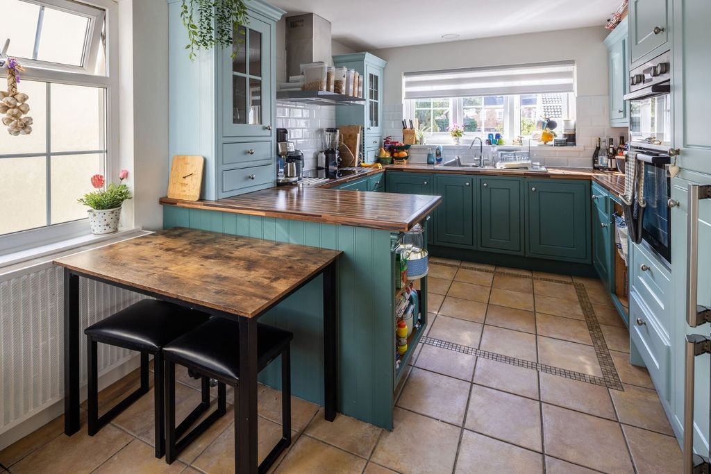 Property photo 3 of 22 Kitchen