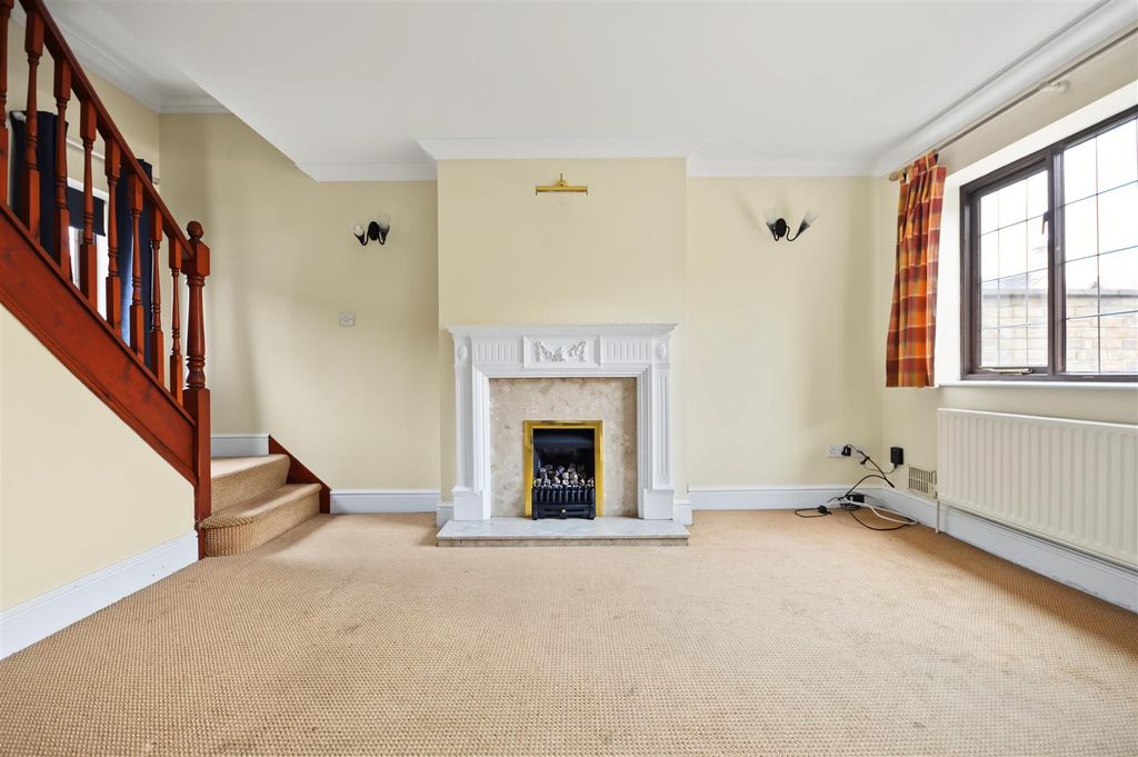 Property photo 2 of 19 Living Room