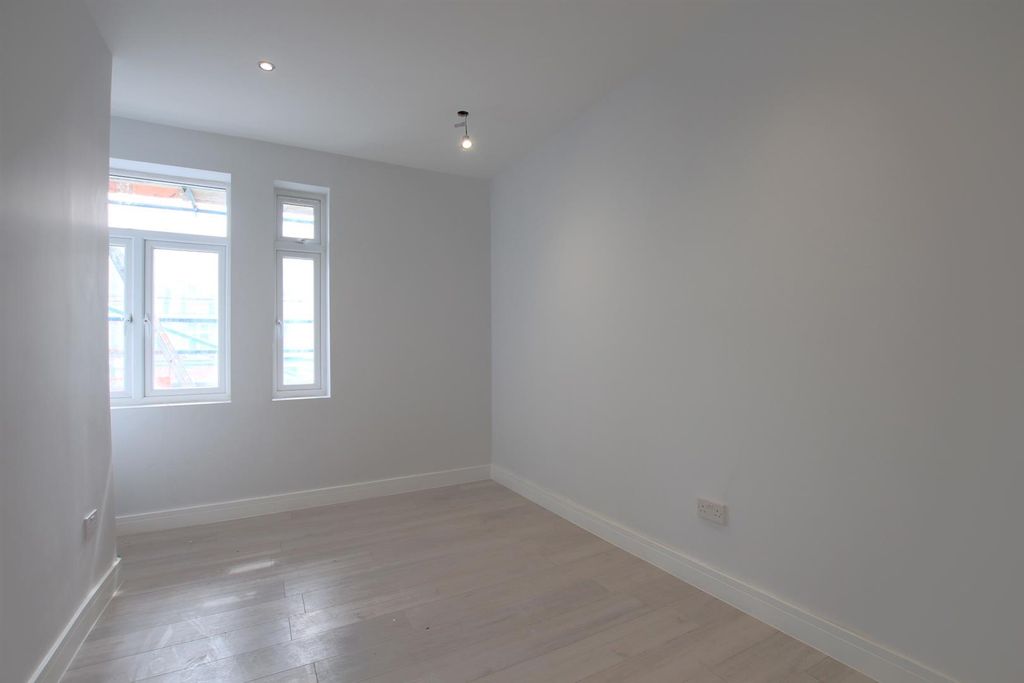 Property photo 2 of 4 Bedroom One