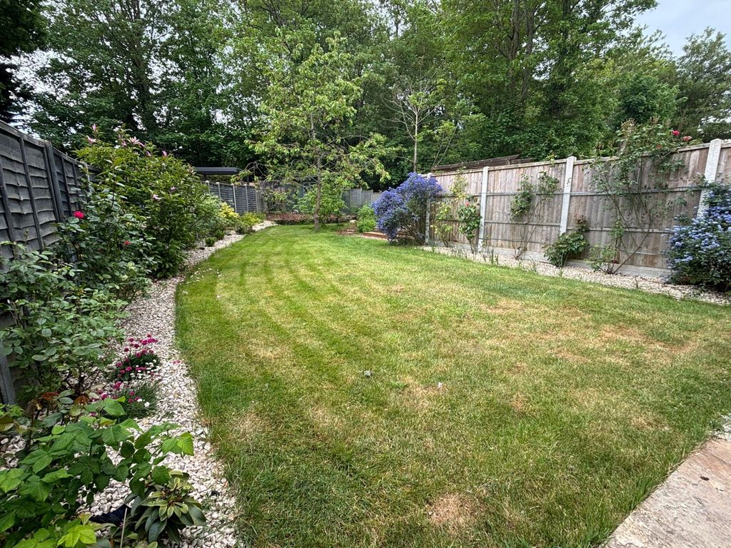 Property photo 1 of 10 Photo 8