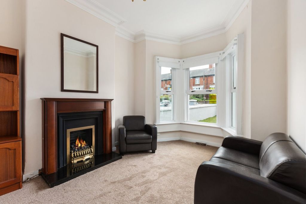 Property photo 3 of 13 Sitting Room