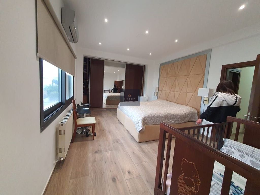 Property photo 2 of 39