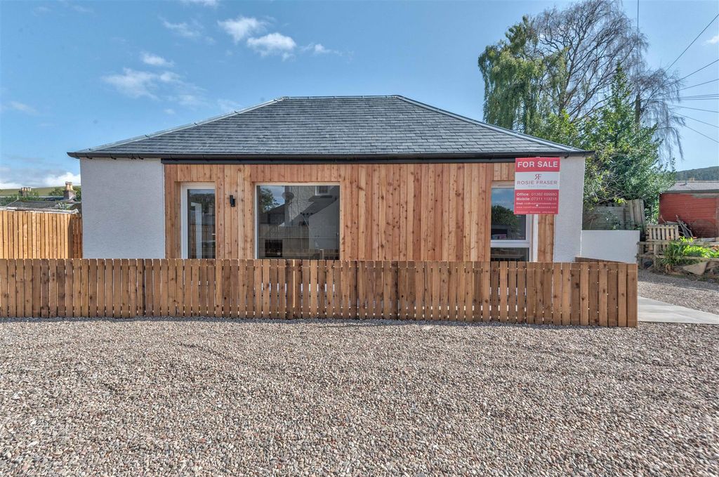 Property photo 2 of 20 37 Church Street Newtyle-15.Jpg