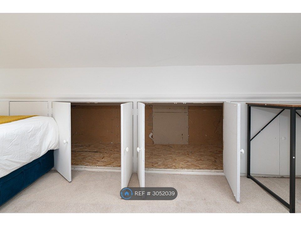 Property photo 3 of 20 Bedroom - Eve Room - Masses Of Eve Storage