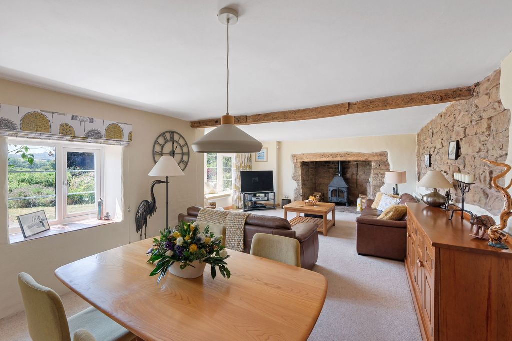 Property photo 3 of 22