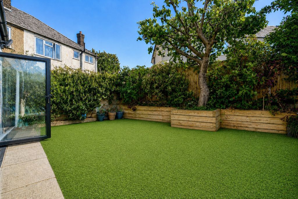 Property photo 2 of 8 Picture No. 59