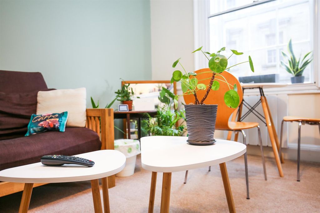 Property photo 3 of 8 Hi.Jpg