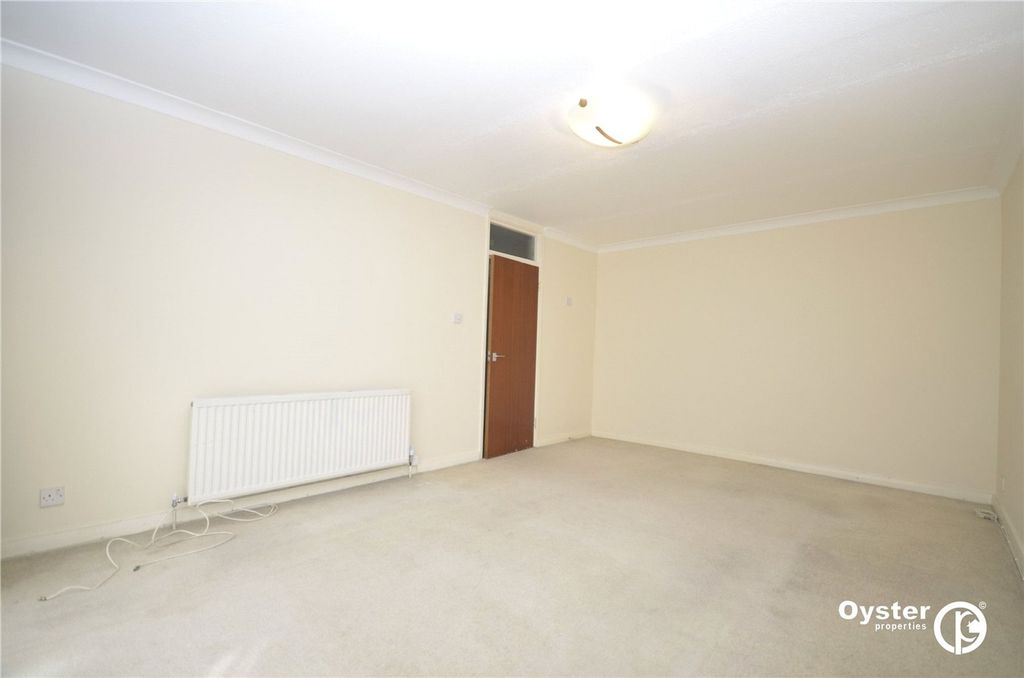 Property photo 3 of 10 Bedroom 2