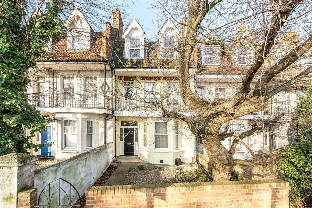 Property photo 2 of 14