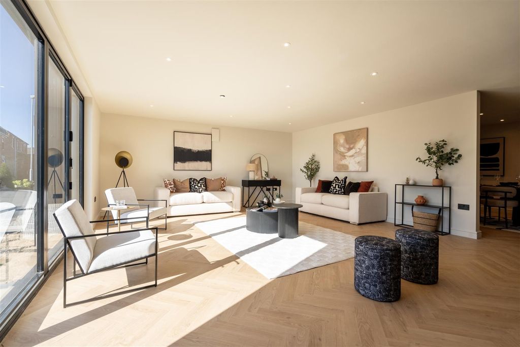 Property photo 3 of 17 Living Room