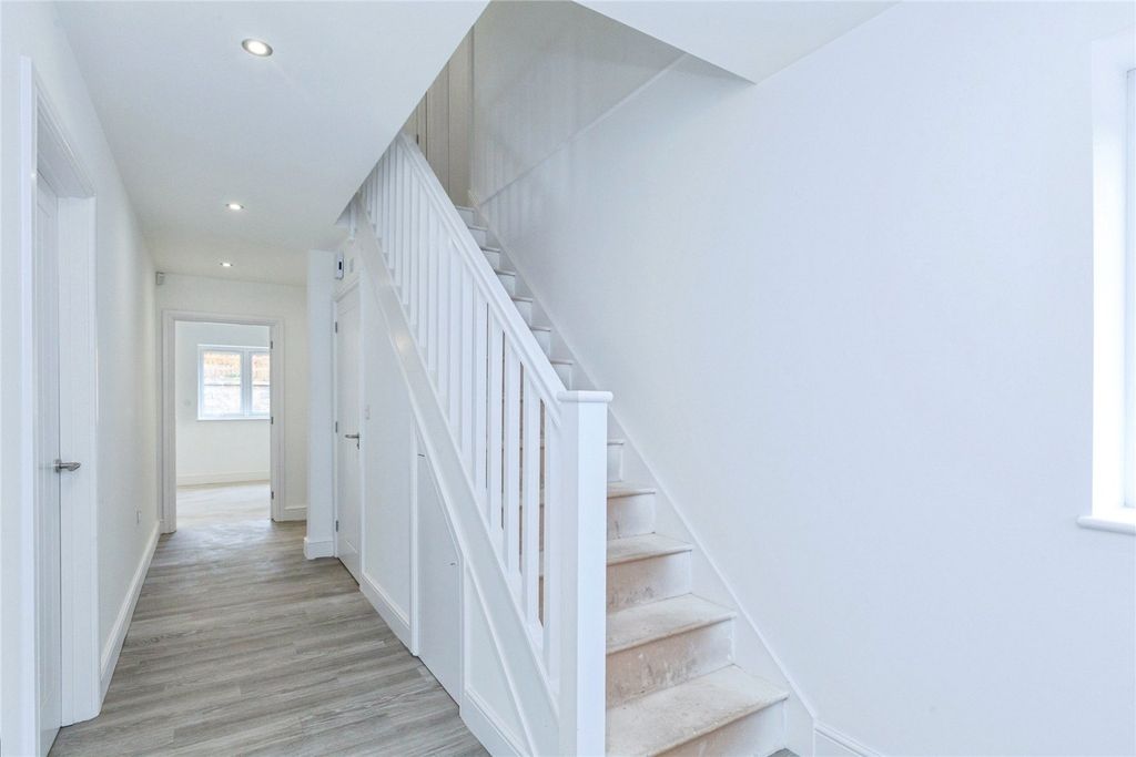 Property photo 3 of 27 Picture No. 22