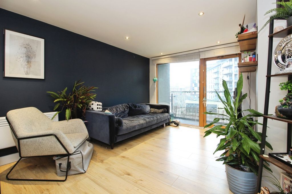 Property photo 2 of 9 Living Room